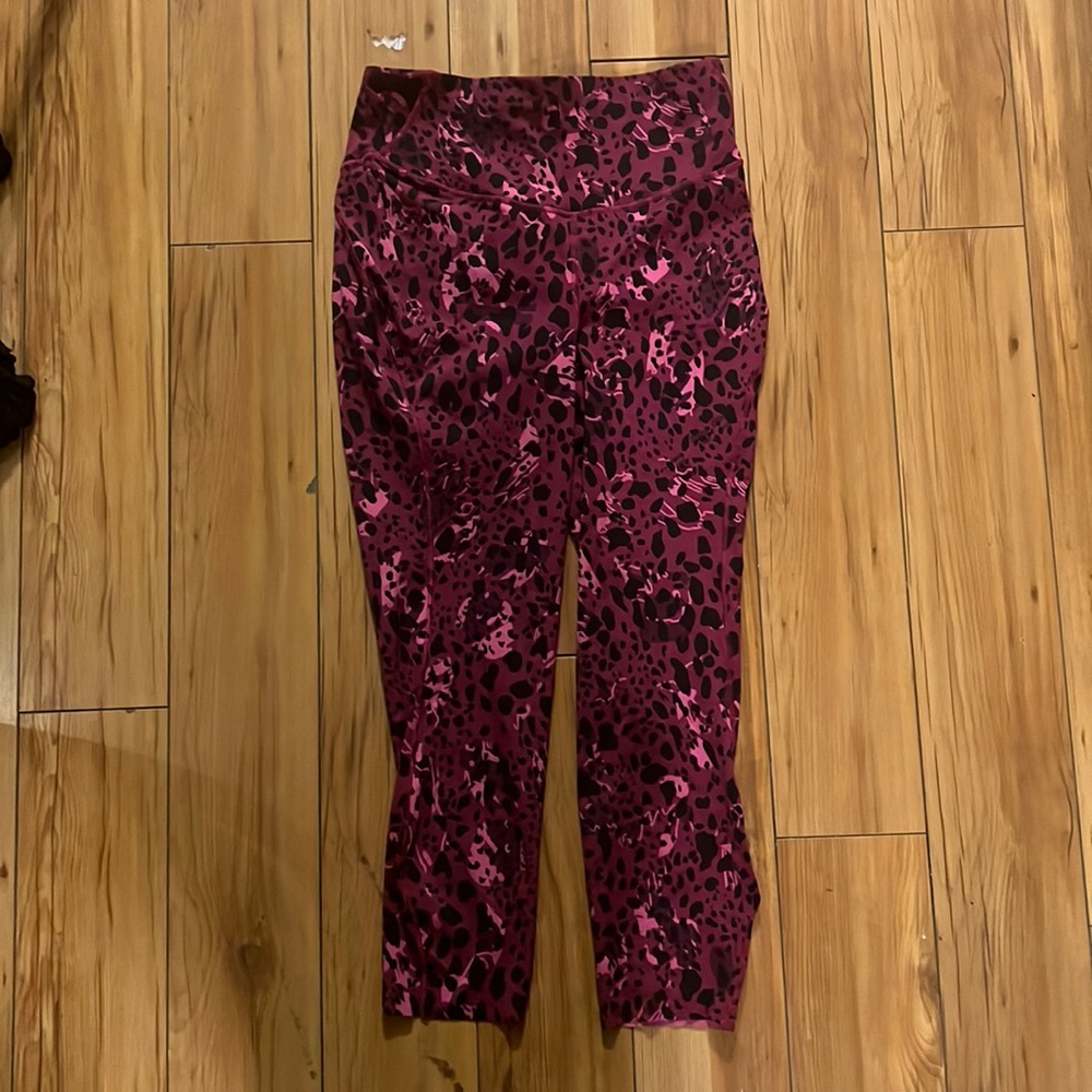 Lululemon pink cheetah print leggings